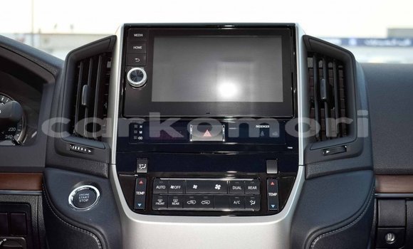 Buy Import Toyota Land Cruiser White Car in Import - Dubai in Great Comore Buy Import Toyota Land Cruiser White Car in Import - Dubai in Great Comore