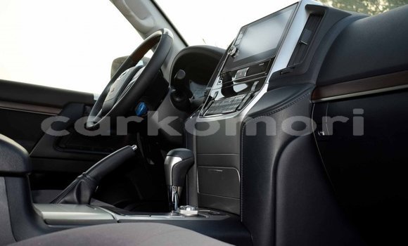 Buy Import Toyota Land Cruiser White Car in Import - Dubai in Great Comore Buy Import Toyota Land Cruiser White Car in Import - Dubai in Great Comore