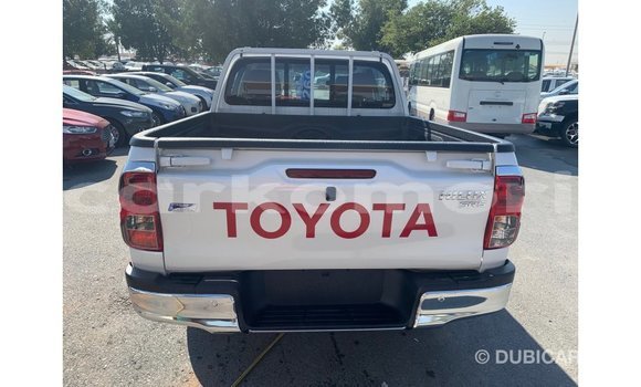 Buy Import Toyota Hilux White Car in Import - Dubai in Great Comore Buy Import Toyota Hilux White Car in Import - Dubai in Great Comore