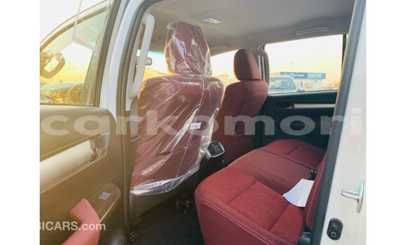 Buy Import Toyota Hilux White Car in Import - Dubai in Great Comore Buy Import Toyota Hilux White Car in Import - Dubai in Great Comore