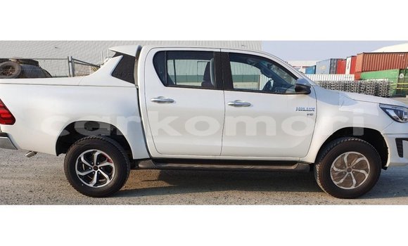 Buy Import Toyota Hilux White Car in Import - Dubai in Great Comore Buy Import Toyota Hilux White Car in Import - Dubai in Great Comore