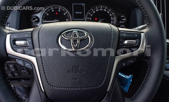 Buy Import Toyota Land Cruiser White Car in Import - Dubai in Great Comore Buy Import Toyota Land Cruiser White Car in Import - Dubai in Great Comore