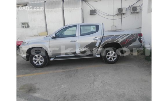 Buy Import Mitsubishi L200 Other Car in Import - Dubai in Great Comore Buy Import Mitsubishi L200 Other Car in Import - Dubai in Great Comore