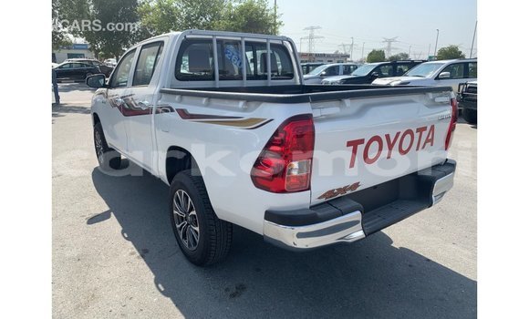 Buy Import Toyota Hilux White Car in Import - Dubai in Great Comore Buy Import Toyota Hilux White Car in Import - Dubai in Great Comore