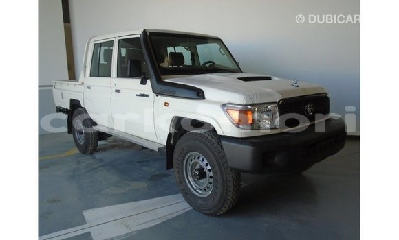 Buy Import Toyota Land Cruiser White Car in Import - Dubai in Great Comore Buy Import Toyota Land Cruiser White Car in Import - Dubai in Great Comore