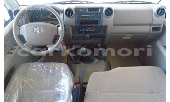 Buy Import Toyota Land Cruiser White Car in Import - Dubai in Great Comore Buy Import Toyota Land Cruiser White Car in Import - Dubai in Great Comore