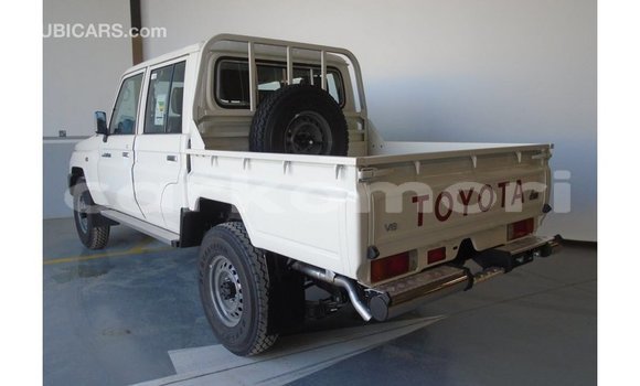 Buy Import Toyota Land Cruiser White Car in Import - Dubai in Great Comore Buy Import Toyota Land Cruiser White Car in Import - Dubai in Great Comore