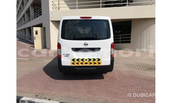 Acheter Import Voiture Nissan 350Z Blanc à Import - Dubai, Grande Comore Acheter Import Voiture Nissan 350Z Blanc à Import - Dubai, Grande Comore