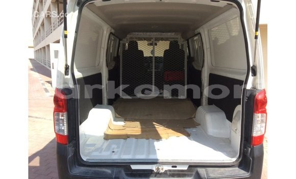 Acheter Import Voiture Nissan 350Z Blanc à Import - Dubai, Grande Comore Acheter Import Voiture Nissan 350Z Blanc à Import - Dubai, Grande Comore