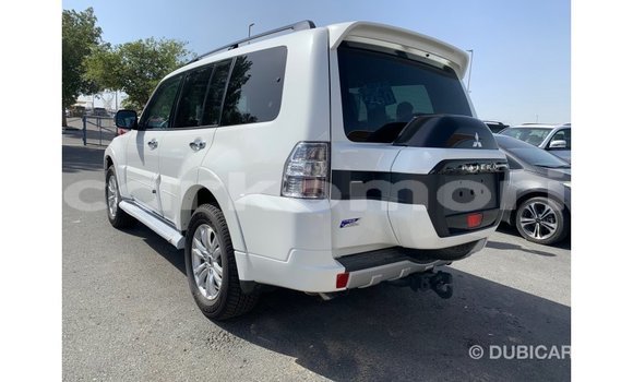 Buy Import Mitsubishi Pajero White Car in Import - Dubai in Great Comore Buy Import Mitsubishi Pajero White Car in Import - Dubai in Great Comore