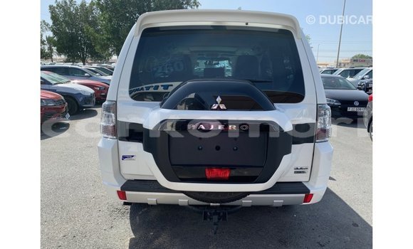 Buy Import Mitsubishi Pajero White Car in Import - Dubai in Great Comore Buy Import Mitsubishi Pajero White Car in Import - Dubai in Great Comore
