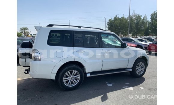 Buy Import Mitsubishi Pajero White Car in Import - Dubai in Great Comore Buy Import Mitsubishi Pajero White Car in Import - Dubai in Great Comore