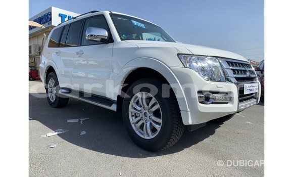Buy Import Mitsubishi Pajero White Car in Import - Dubai in Great Comore Buy Import Mitsubishi Pajero White Car in Import - Dubai in Great Comore