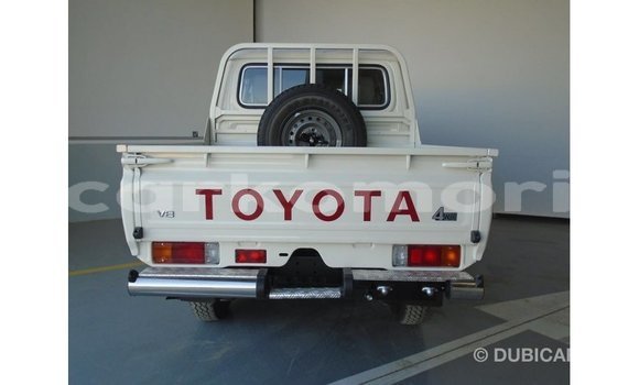 Buy Import Toyota Land Cruiser White Car in Import - Dubai in Great Comore Buy Import Toyota Land Cruiser White Car in Import - Dubai in Great Comore