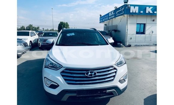 Acheter Import Voiture Hyundai Santa Fe Blanc à Import - Dubai, Grande Comore Acheter Import Voiture Hyundai Santa Fe Blanc à Import - Dubai, Grande Comore