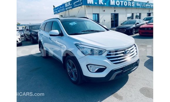 Acheter Import Voiture Hyundai Santa Fe Blanc à Import - Dubai, Grande Comore Acheter Import Voiture Hyundai Santa Fe Blanc à Import - Dubai, Grande Comore