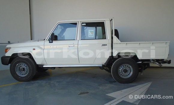 Buy Import Toyota Land Cruiser White Car in Import - Dubai in Great Comore Buy Import Toyota Land Cruiser White Car in Import - Dubai in Great Comore