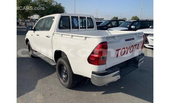 Buy Import Toyota Hilux White Car in Import - Dubai in Great Comore Buy Import Toyota Hilux White Car in Import - Dubai in Great Comore