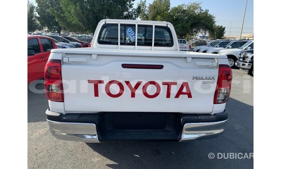 Buy Import Toyota Hilux White Car in Import - Dubai in Great Comore Buy Import Toyota Hilux White Car in Import - Dubai in Great Comore