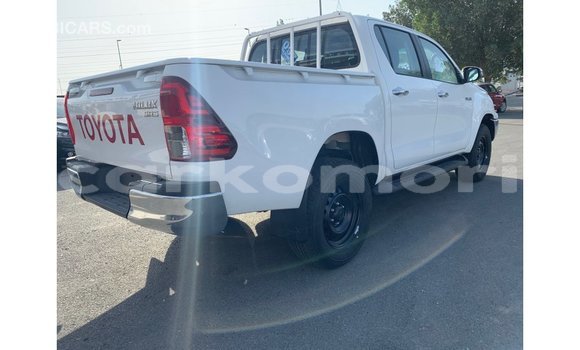 Buy Import Toyota Hilux White Car in Import - Dubai in Great Comore Buy Import Toyota Hilux White Car in Import - Dubai in Great Comore