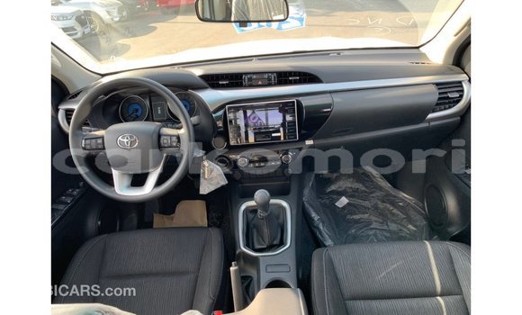 Buy Import Toyota Hilux White Car in Import - Dubai in Great Comore Buy Import Toyota Hilux White Car in Import - Dubai in Great Comore