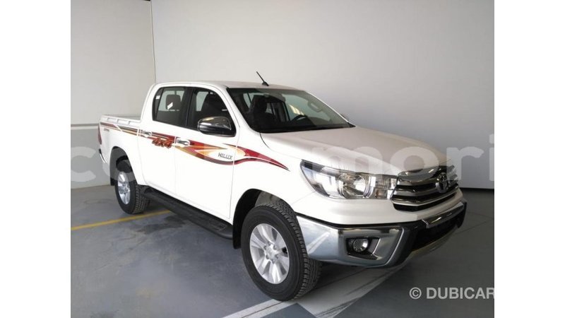 Big with watermark toyota hilux grande comore import dubai 1665
