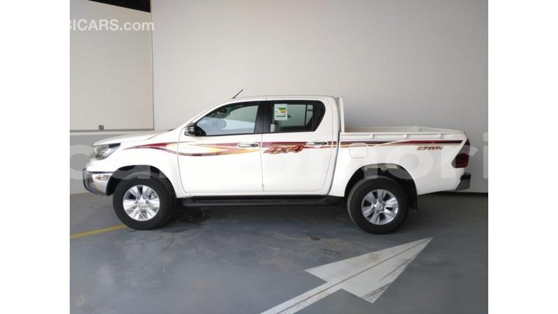 Big with watermark toyota hilux grande comore import dubai 1665