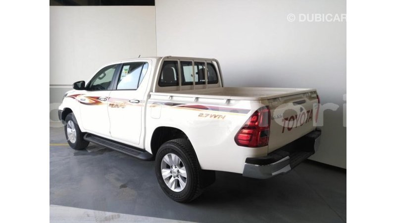 Big with watermark toyota hilux grande comore import dubai 1665