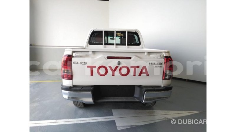 Big with watermark toyota hilux grande comore import dubai 1665