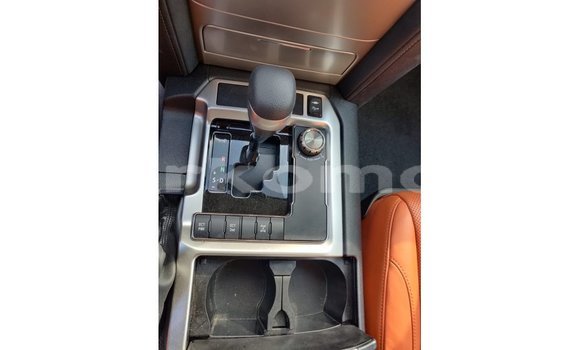 Buy Import Toyota Land Cruiser White Car in Import - Dubai in Great Comore Buy Import Toyota Land Cruiser White Car in Import - Dubai in Great Comore