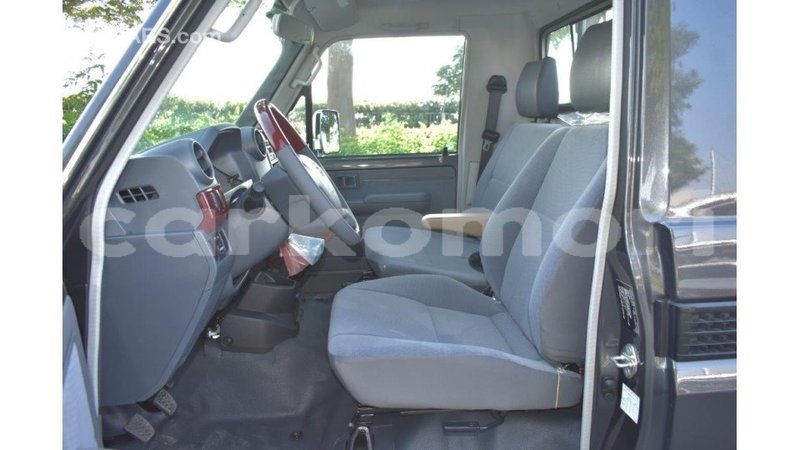 Big with watermark toyota land cruiser grande comore import dubai 1670