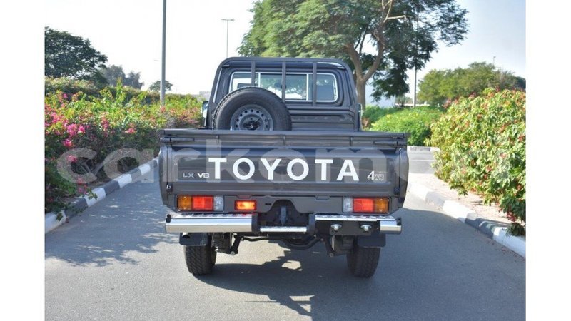 Big with watermark toyota land cruiser grande comore import dubai 1670
