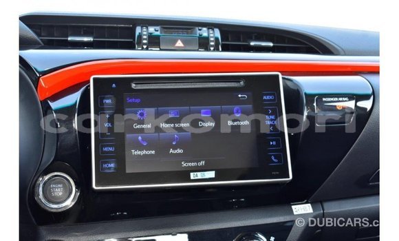 Acheter Import Voiture Toyota Hilux Noir à Import - Dubai, Grande Comore Acheter Import Voiture Toyota Hilux Noir à Import - Dubai, Grande Comore