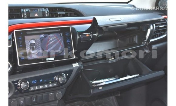 Acheter Import Voiture Toyota Hilux Noir à Import - Dubai, Grande Comore Acheter Import Voiture Toyota Hilux Noir à Import - Dubai, Grande Comore