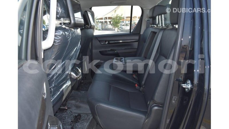 Big with watermark toyota hilux grande comore import dubai 1671