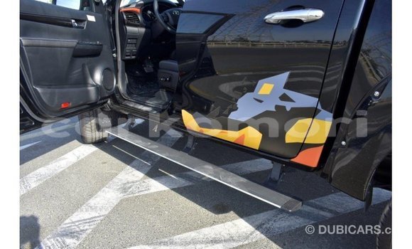 Acheter Import Voiture Toyota Hilux Noir à Import - Dubai, Grande Comore Acheter Import Voiture Toyota Hilux Noir à Import - Dubai, Grande Comore