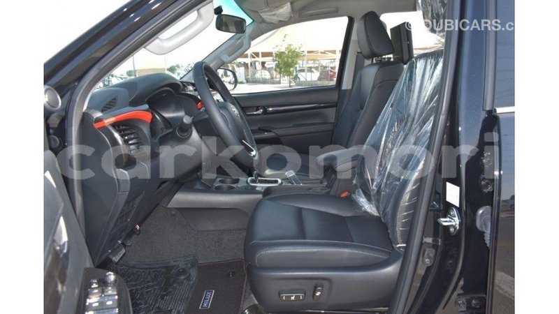 Big with watermark toyota hilux grande comore import dubai 1671