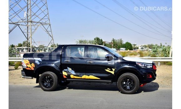 Acheter Import Voiture Toyota Hilux Noir à Import - Dubai, Grande Comore Acheter Import Voiture Toyota Hilux Noir à Import - Dubai, Grande Comore