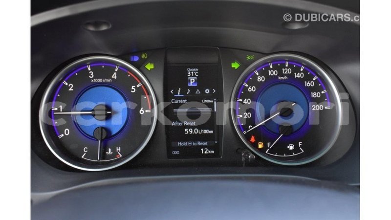 Big with watermark toyota hilux grande comore import dubai 1671