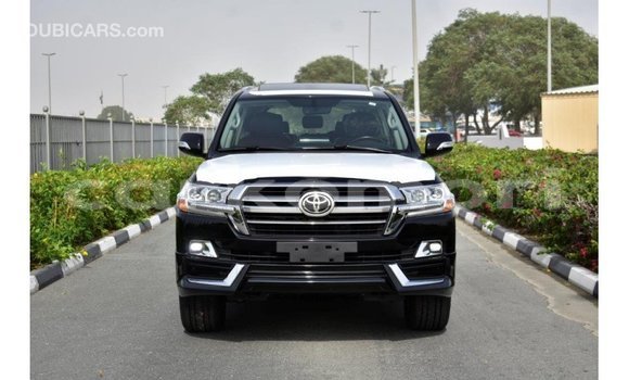 Acheter Import Voiture Toyota Land Cruiser Noir à Import - Dubai, Grande Comore Acheter Import Voiture Toyota Land Cruiser Noir à Import - Dubai, Grande Comore
