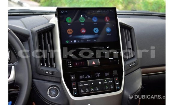 Acheter Import Voiture Toyota Land Cruiser Noir à Import - Dubai, Grande Comore Acheter Import Voiture Toyota Land Cruiser Noir à Import - Dubai, Grande Comore