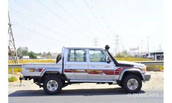 Acheter Import Voiture Toyota Land Cruiser Autre à Import - Dubai, Grande Comore Acheter Import Voiture Toyota Land Cruiser Autre à Import - Dubai, Grande Comore