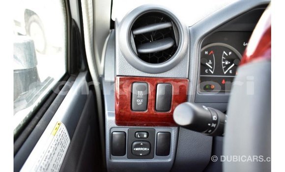 Acheter Import Voiture Toyota Land Cruiser Autre à Import - Dubai, Grande Comore Acheter Import Voiture Toyota Land Cruiser Autre à Import - Dubai, Grande Comore