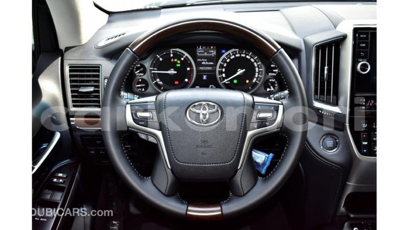 Big with watermark toyota land cruiser grande comore import dubai 1677