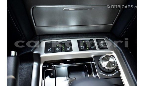 Acheter Import Voiture Toyota Land Cruiser Autre à Import - Dubai, Grande Comore Acheter Import Voiture Toyota Land Cruiser Autre à Import - Dubai, Grande Comore