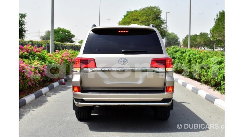 Big with watermark toyota land cruiser grande comore import dubai 1677
