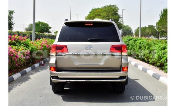 Acheter Import Voiture Toyota Land Cruiser Autre à Import - Dubai, Grande Comore Acheter Import Voiture Toyota Land Cruiser Autre à Import - Dubai, Grande Comore