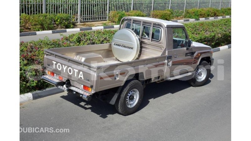 Big with watermark toyota land cruiser grande comore import dubai 1678