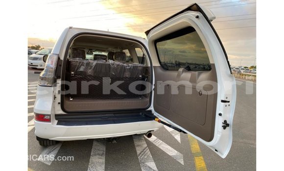 Acheter Import Voiture Lexus GX Blanc à Import - Dubai, Grande Comore Acheter Import Voiture Lexus GX Blanc à Import - Dubai, Grande Comore