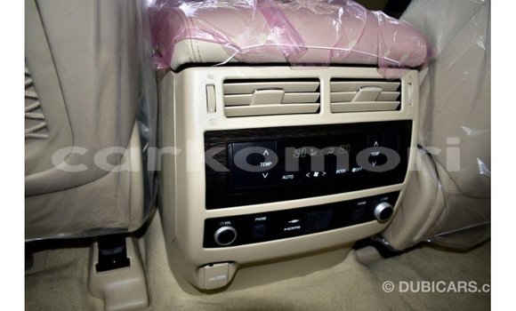 Acheter Import Voiture Toyota Land Cruiser Blanc à Import - Dubai, Grande Comore Acheter Import Voiture Toyota Land Cruiser Blanc à Import - Dubai, Grande Comore